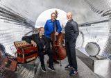 Kultur im Schuhregal - Tango Transit "Akrobat"